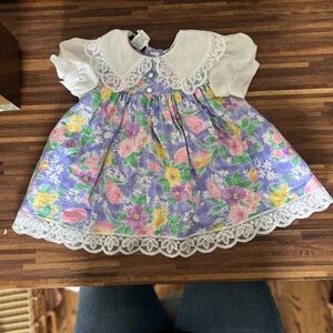 Cute Vintage Girl Flower Dress for Family photos. Baby Shower gift